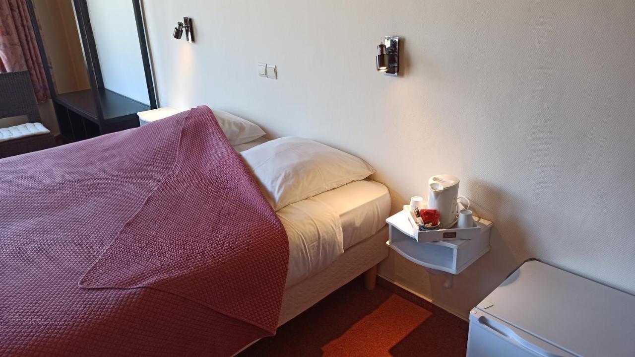 Hotel Le Chalet ลา-โรช-ออง-อาร์เดน ภายนอก รูปภาพ